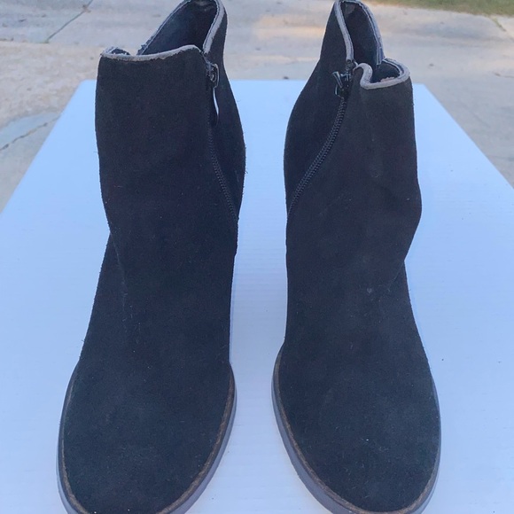 Black Suede Leather Ankle Boots Wood Wedge Heel Side Zip Closure - Picture 2 of 5